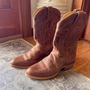 Tecovas size 7 men’s but unisex in my opinion fit a 8 1/2 -9 woman’s